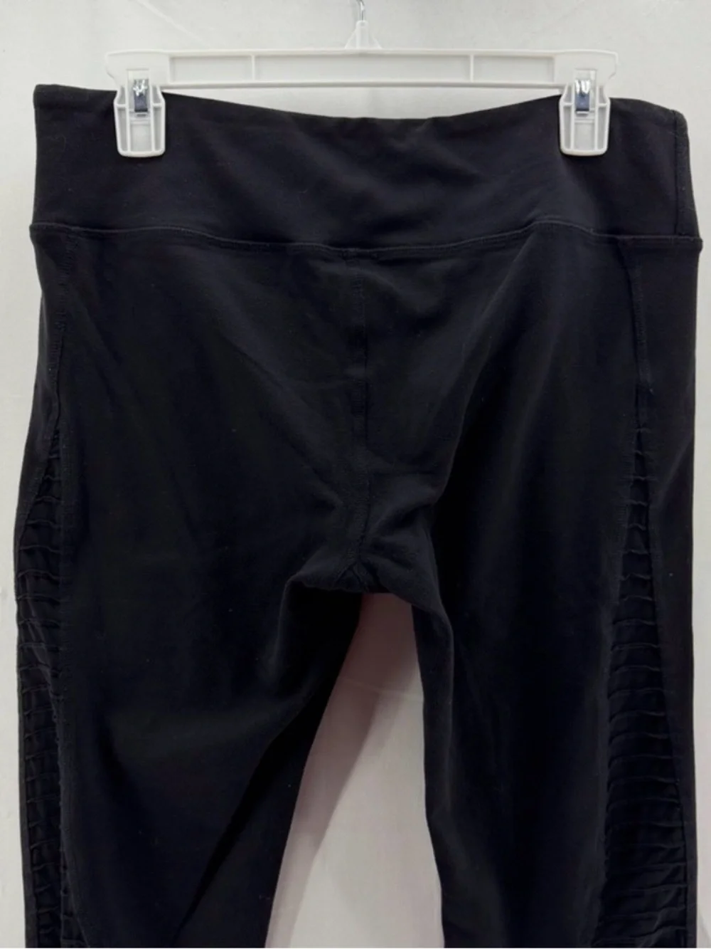 ALO Black Women’s Luminous Legging with Back Mesh Detail Size Medium